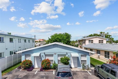 Apartment in Saint Petersburg, Florida 2 bedrooms, 74.32 sq.m. № 2391564