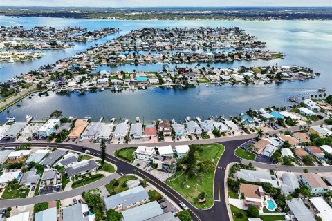 Apartment in Saint Petersburg, Florida 2 bedrooms, 74.32 sq.m. № 2391564 - photo 23