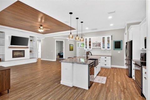 House in Ocala, Florida 4 bedrooms, 235.6 sq.m. № 2420202 - photo 9
