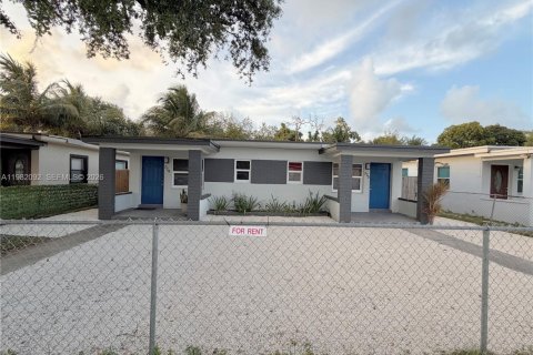 Casa en alquiler en Miami, Florida, 3 dormitorios, 164.62 m2 № 2049384 - foto 11