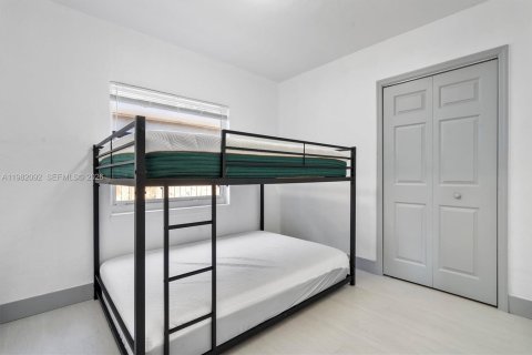 Casa en alquiler en Miami, Florida, 3 dormitorios, 164.62 m2 № 2049384 - foto 4