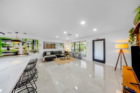 Villa ou maison à louer à Wilton Manors, Floride: 3 chambres, 128.86 m2 № 2350802 - photo 5