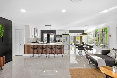 Villa ou maison à louer à Wilton Manors, Floride: 3 chambres, 128.86 m2 № 2350802 - photo 4