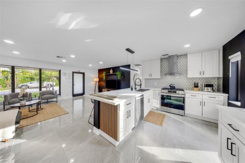 Villa ou maison à louer à Wilton Manors, Floride: 3 chambres, 128.86 m2 № 2350802 - photo 7