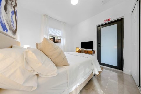 Villa ou maison à louer à Wilton Manors, Floride: 3 chambres, 128.86 m2 № 2350802 - photo 27