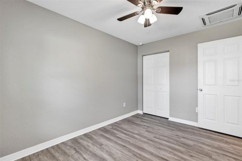 House in Ocala, Florida 3 bedrooms, 119.29 sq.m. № 2210342 - photo 24