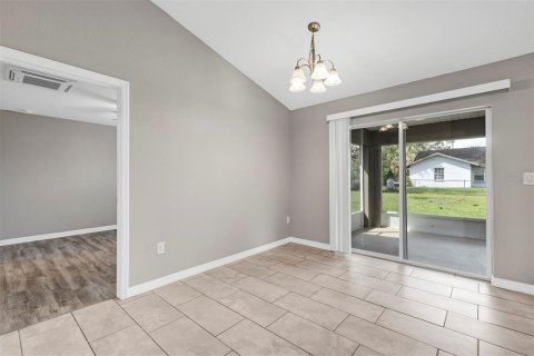 House in Ocala, Florida 3 bedrooms, 119.29 sq.m. № 2210342 - photo 18
