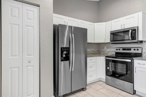 House in Ocala, Florida 3 bedrooms, 119.29 sq.m. № 2210342 - photo 12