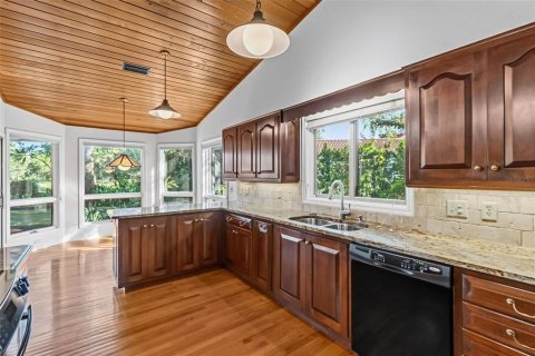 Villa ou maison à vendre à Sarasota, Floride: 4 chambres, 349.78 m2 № 2423723 - photo 12