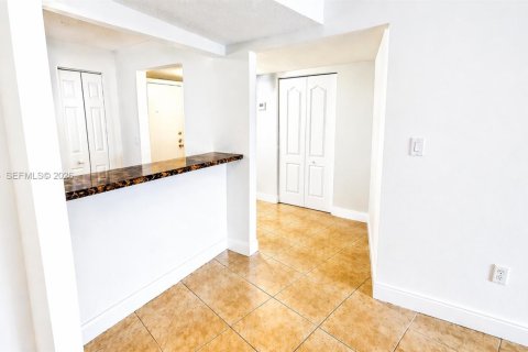Condominio en alquiler en Sunrise, Florida, 2 dormitorios, 116.31 m2 № 2069297 - foto 6