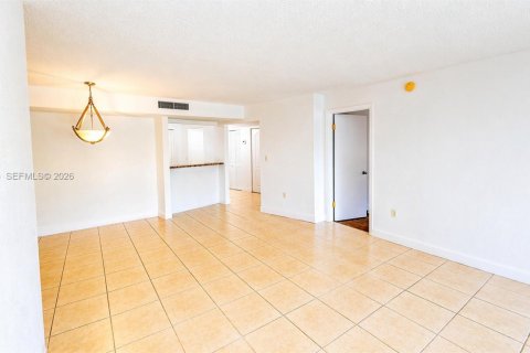 Condominio en alquiler en Sunrise, Florida, 2 dormitorios, 116.31 m2 № 2069297 - foto 10