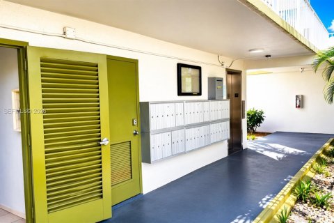 Condominio en alquiler en Sunrise, Florida, 2 dormitorios, 116.31 m2 № 2069297 - foto 19