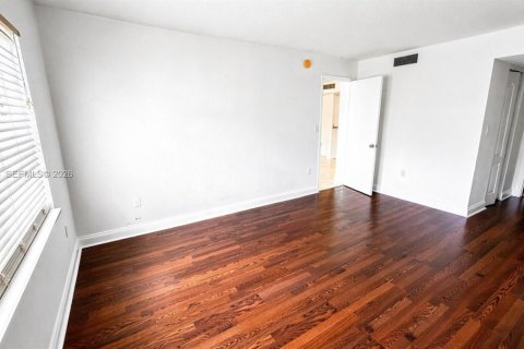Condominio en alquiler en Sunrise, Florida, 2 dormitorios, 116.31 m2 № 2069297 - foto 11