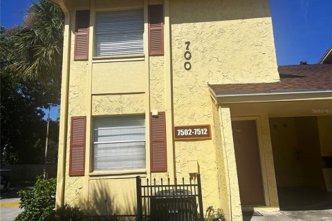 Adosado en alquiler en Tampa, Florida, 3 dormitorios, 147.53 m2 № 1914579 - foto 1