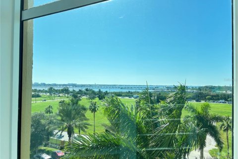 Condo in Palmetto, Florida, 2 bedrooms  № 2416291 - photo 29