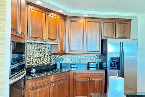 Condo in Palmetto, Florida, 2 bedrooms  № 2416291 - photo 7