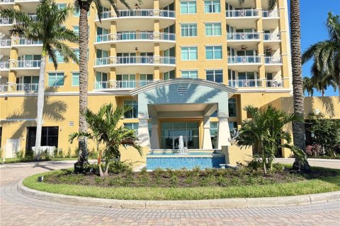 Condo in Palmetto, Florida, 2 bedrooms  № 2416291 - photo 3