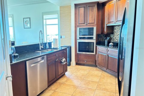 Condo in Palmetto, Florida, 2 bedrooms  № 2416291 - photo 6