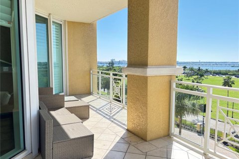 Condo in Palmetto, Florida, 2 bedrooms  № 2416291 - photo 16
