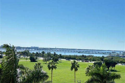 Condo in Palmetto, Florida, 2 bedrooms  № 2416291 - photo 19