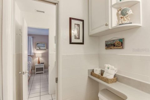 Casa en alquiler en Sarasota, Florida, 2 dormitorios, 82.4 m2 № 2136317 - foto 2