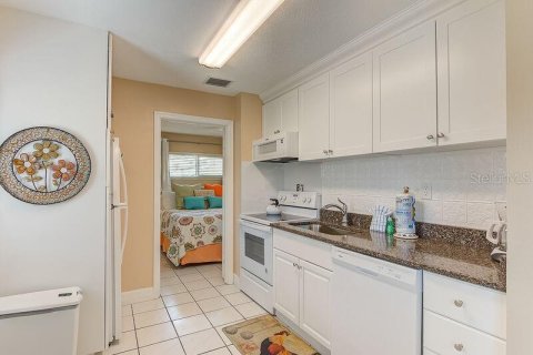Casa en alquiler en Sarasota, Florida, 2 dormitorios, 82.4 m2 № 2136317 - foto 18