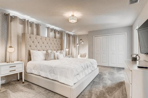 Casa en venta en Kissimmee, Florida, 6 dormitorios, 349.31 m2 № 1724201 - foto 18