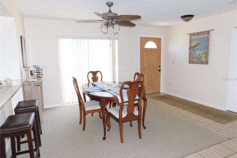 Villa ou maison à louer à Oldsmar, Floride: 3 chambres, 134.24 m2 № 2388870 - photo 5