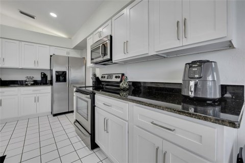 Villa ou maison à vendre à Spring Hill, Floride: 2 chambres, 173.63 m2 № 2422693 - photo 4