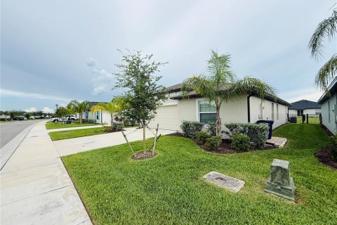 Villa ou maison à louer à North Fort Myers, Floride: 4 chambres, 168.34 m2 № 2214956 - photo 4