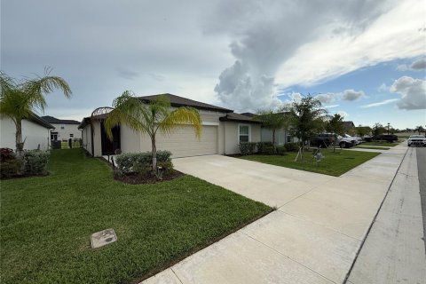 Villa ou maison à louer à North Fort Myers, Floride: 4 chambres, 168.34 m2 № 2214956 - photo 3