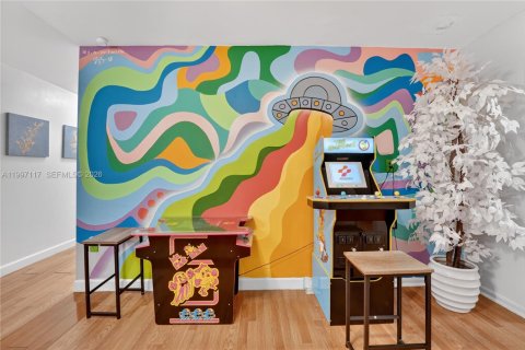 House in Miami, Florida 6 bedrooms, 161.65 sq.m. № 2059025 - photo 30