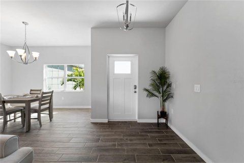 House in Port Charlotte, Florida 3 bedrooms, 155.15 sq.m. № 1087485 - photo 6