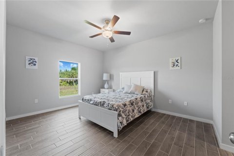 House in Port Charlotte, Florida 3 bedrooms, 155.15 sq.m. № 1087485 - photo 18
