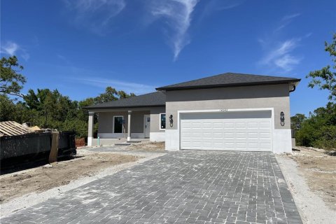 House in Port Charlotte, Florida 3 bedrooms, 155.15 sq.m. № 1087485 - photo 1