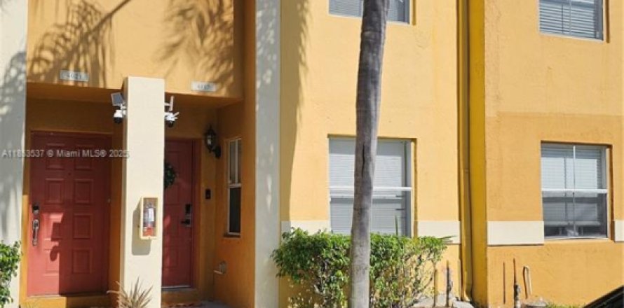 Adosado en Sunrise, Florida 2 dormitorios, 83.43 m2 № 1871847