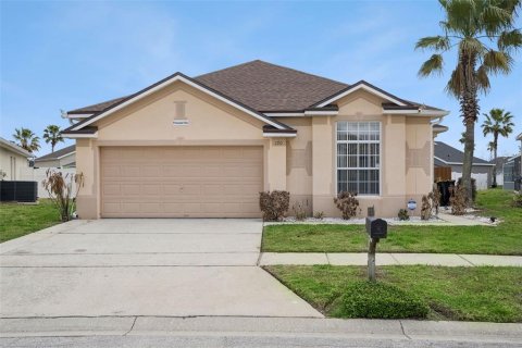 House in Davenport, Florida 4 bedrooms, 162.76 sq.m. № 2212533