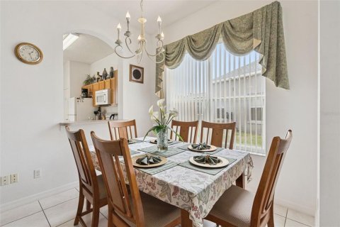 House in Davenport, Florida 4 bedrooms, 162.76 sq.m. № 2212533 - photo 7