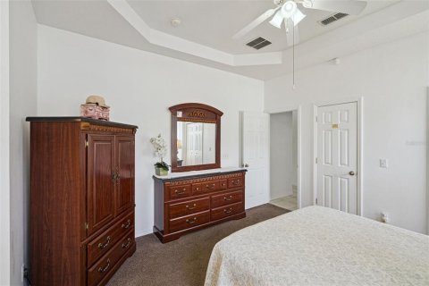 House in Davenport, Florida 4 bedrooms, 162.76 sq.m. № 2212533 - photo 14