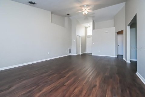 House in Apollo Beach, Florida 3 bedrooms, 130.81 sq.m. № 2384374 - photo 3