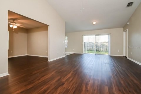 House in Apollo Beach, Florida 3 bedrooms, 130.81 sq.m. № 2384374 - photo 4