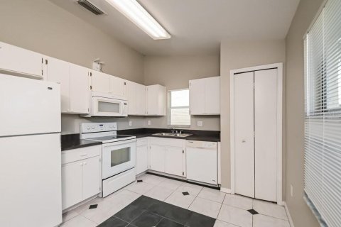 House in Apollo Beach, Florida 3 bedrooms, 130.81 sq.m. № 2384374 - photo 6