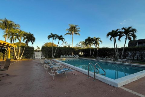 Townhouse in Boca Raton, Florida 2 bedrooms, 112.23 sq.m. № 1971879 - photo 17