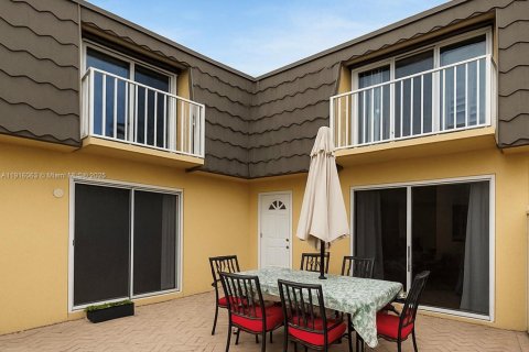 Touwnhouse à vendre à Boca Raton, Floride: 2 chambres, 112.23 m2 № 1971879 - photo 2