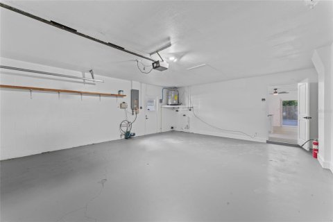 House in New Port Richey, Florida 3 bedrooms, 148.18 sq.m. № 1841367 - photo 27