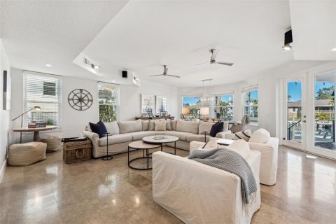 Casa en venta en Tierra Verde, Florida, 3 dormitorios, 327.57 m2 № 1510823 - foto 4