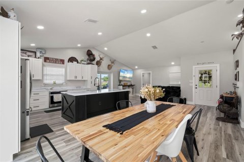 House in Punta Gorda, Florida 3 bedrooms, 166.67 sq.m. № 2235687 - photo 16