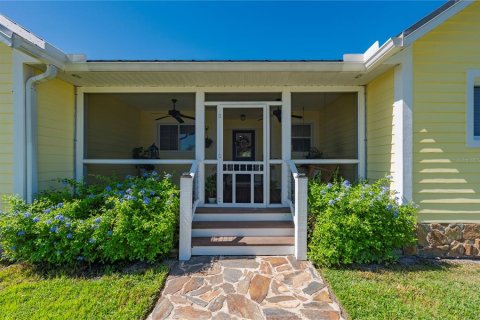 House in Punta Gorda, Florida 3 bedrooms, 166.67 sq.m. № 2235687 - photo 9