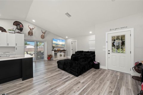 House in Punta Gorda, Florida 3 bedrooms, 166.67 sq.m. № 2235687 - photo 14