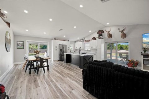 House in Punta Gorda, Florida 3 bedrooms, 166.67 sq.m. № 2235687 - photo 12